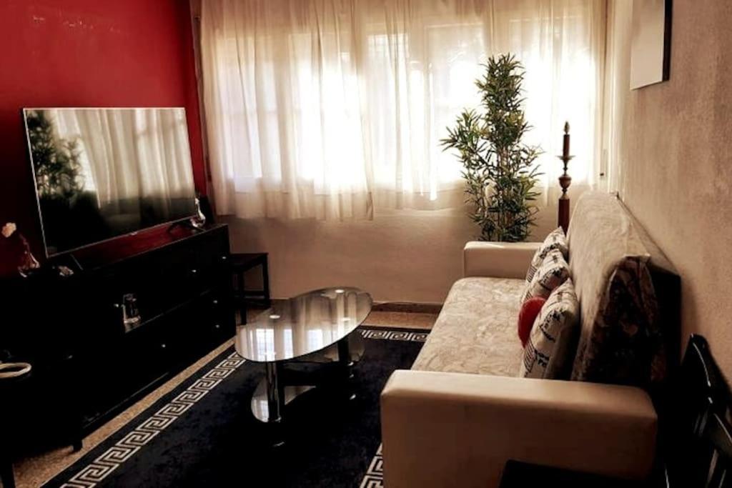 Exclusive House Close To Airport 埃普拉特约布里加 外观 照片