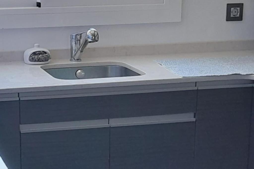Exclusive House Close To Airport 埃普拉特约布里加 外观 照片