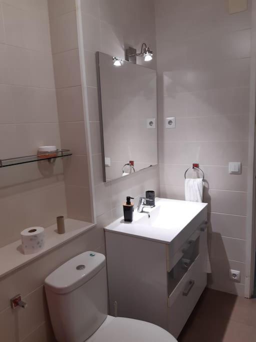 Exclusive House Close To Airport 埃普拉特约布里加 外观 照片